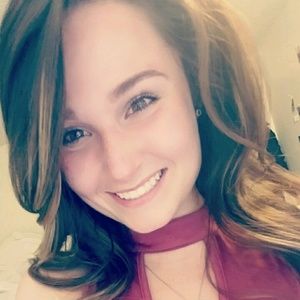 Meet your Posher, Amina